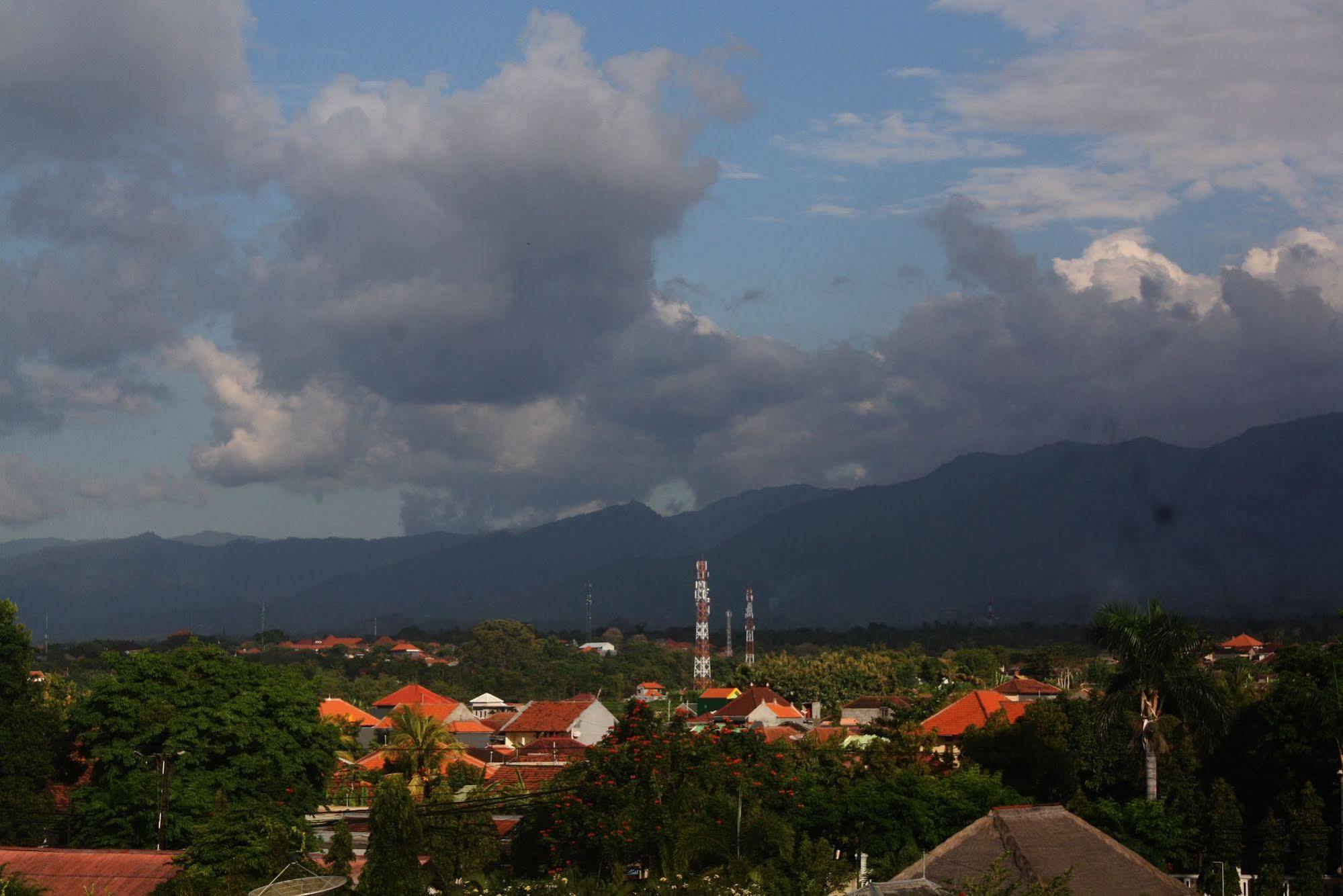Hotel Mandari Pabean Buleleng Esterno foto